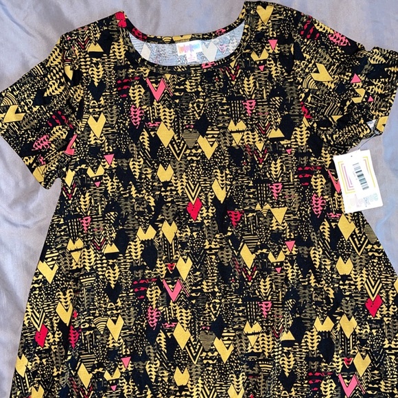 BNWT* Sz Small LulaRoe Aztec Carly - Picture 1 of 4
